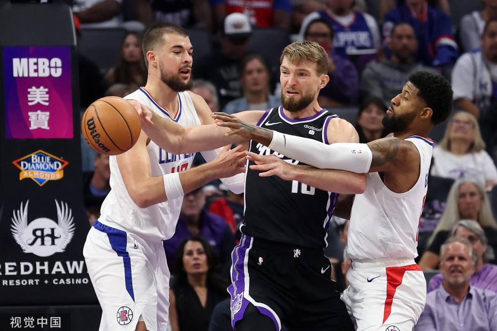 和6个篮板 和6个篮板